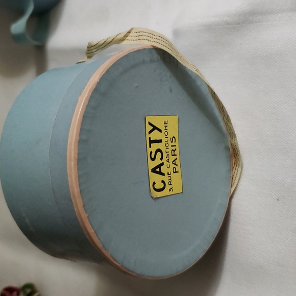 Vintage Crochet Hat Earrings - Picture 7 of 7